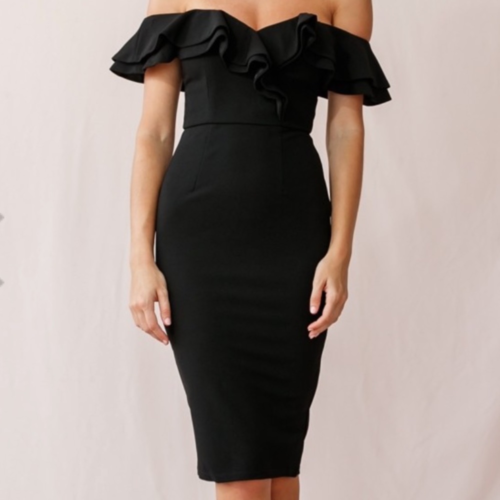 NWT Selfie Leslie Ruffled Off The Shoulder Dress